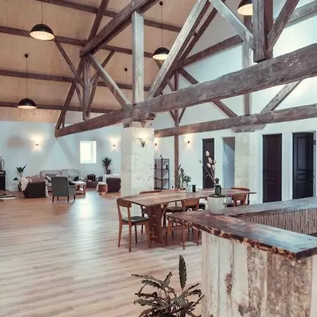 Surf, Skate And Wine House. Prázdninový dům *